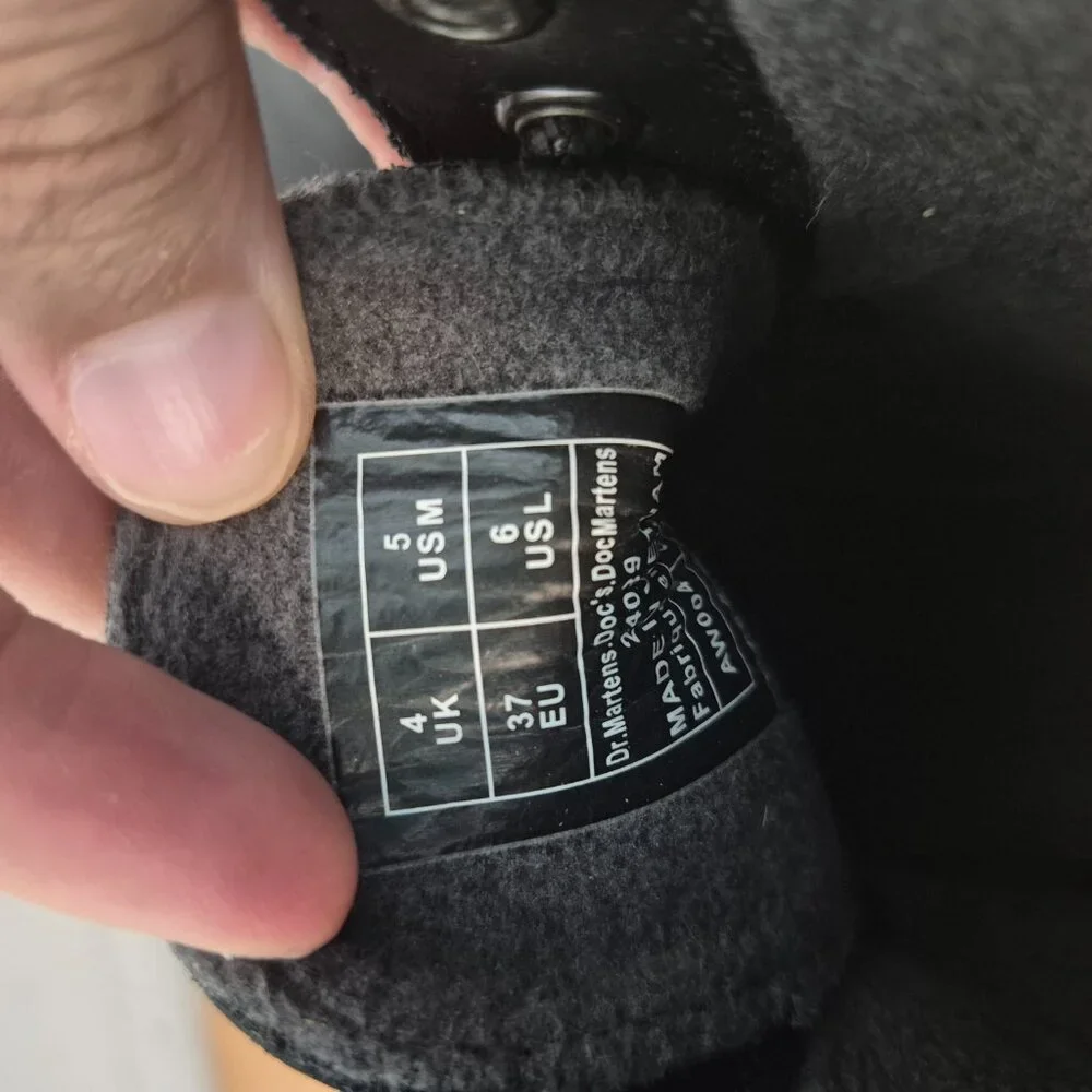 DR. Martens unisex adult leather boots Woman's size 6 Men's size 5 - Picture 5 of 6